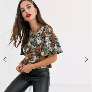 Pull&bear flowy floral blouse, brand new tags on